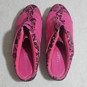 Andiamo Pink Snake Print Rhinestone Women's Mules Size 6 Festive Feminine